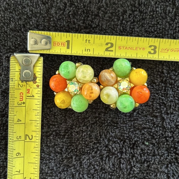 Whimsical set of fun vintage clip on earrings - Picture 4 of 6